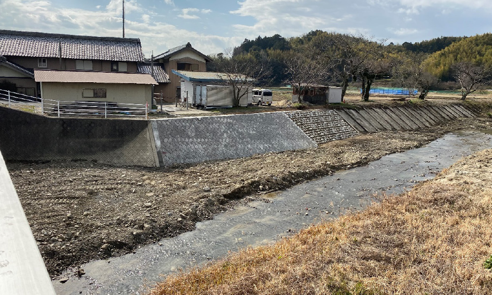 河川護岸工事